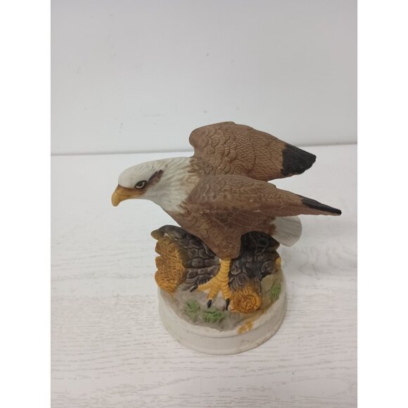 Vintage Ceramic Bald Eagle Statue Figurine American Birds In Flight Collection - Picture 8 of 11